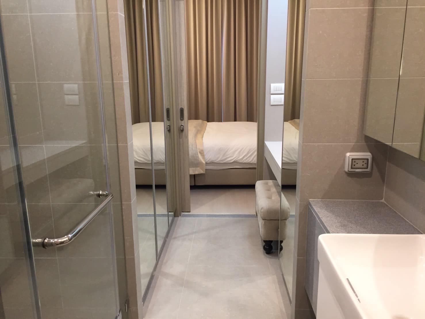 5059 – 202_bedroom.jpg