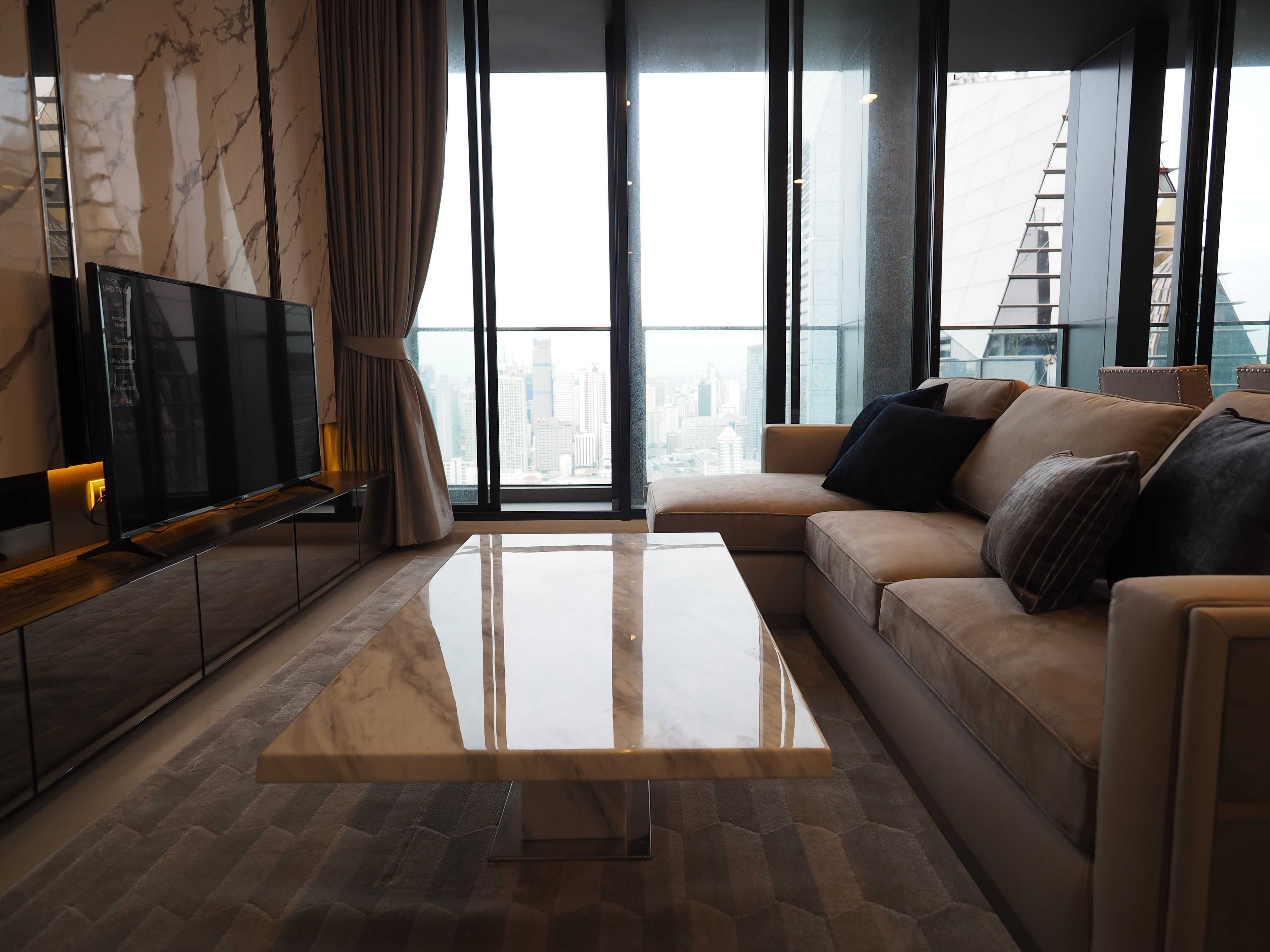 5069 – 102_living_room.jpg