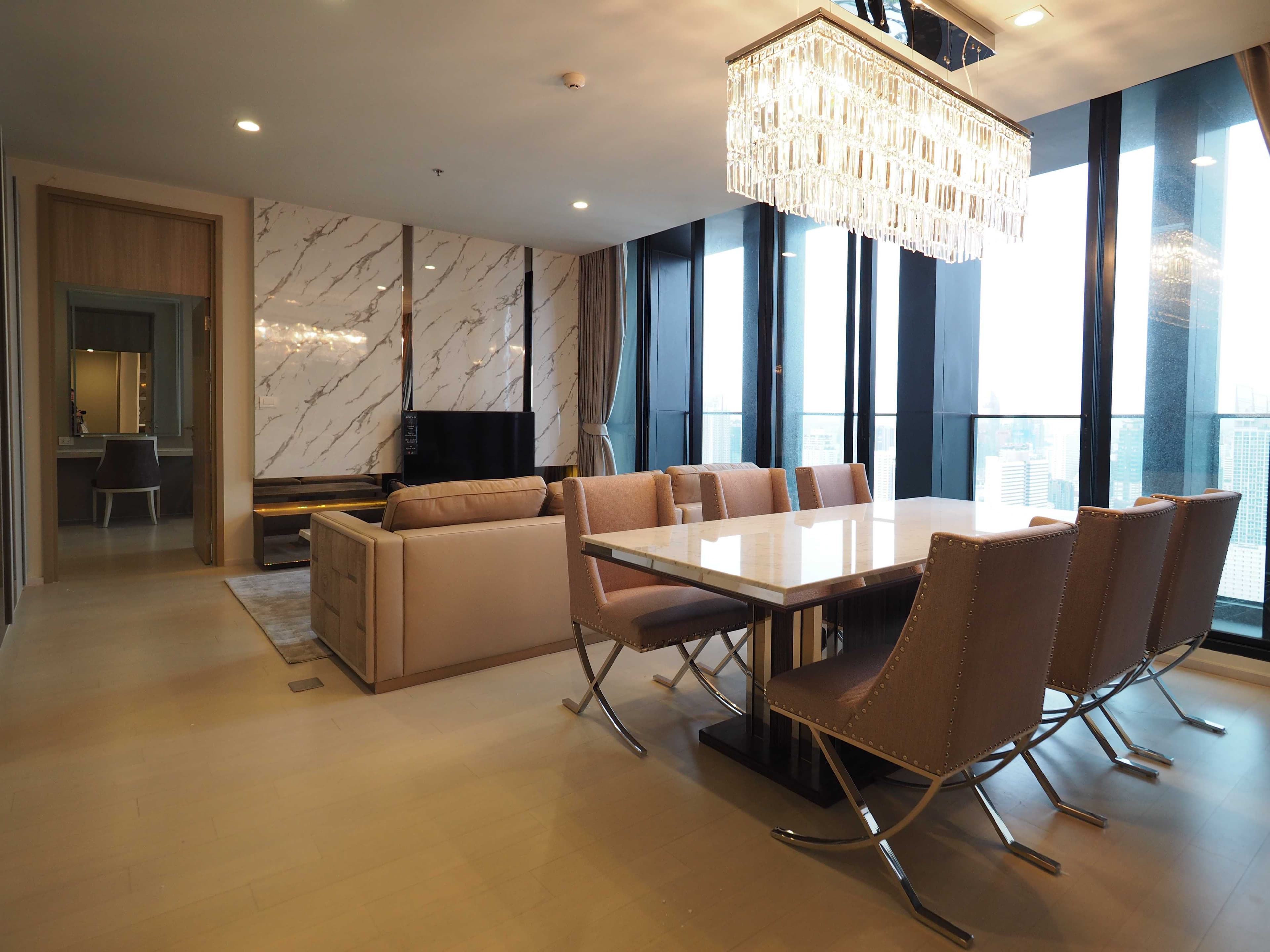 5069 – 104_living_room.jpg
