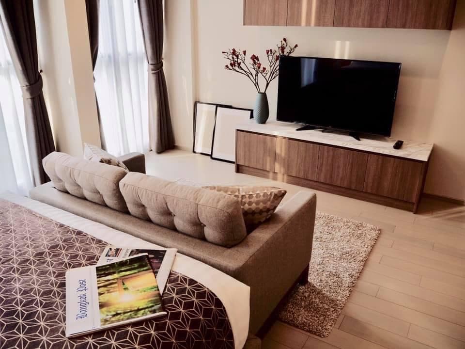 5073 – 102_living_room.jpg