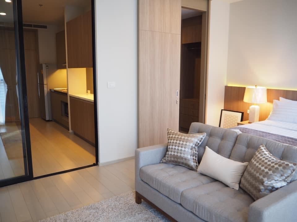 5073 – 105_living_room.jpg