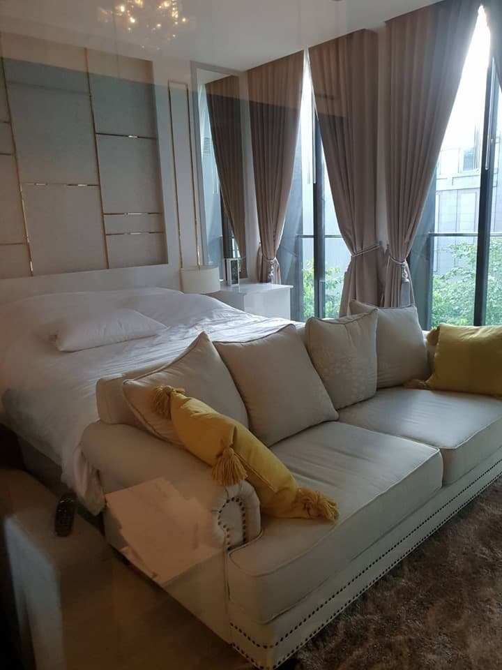 5077 – 102_living_room.jpg