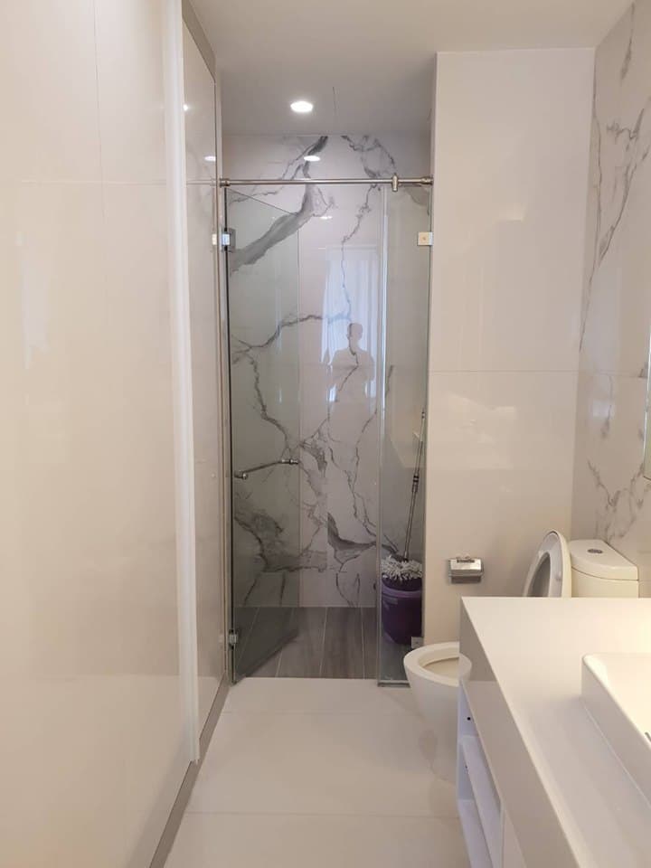 5077 – 301_bathroom.jpg