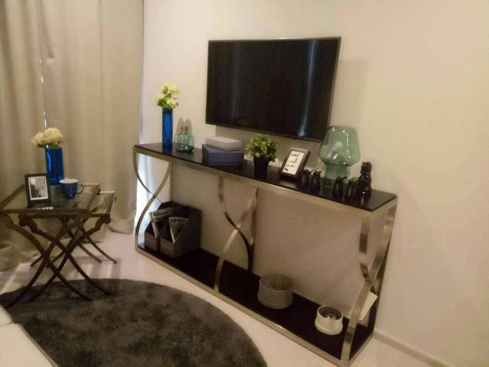 5080 – 101_living_room.jpg