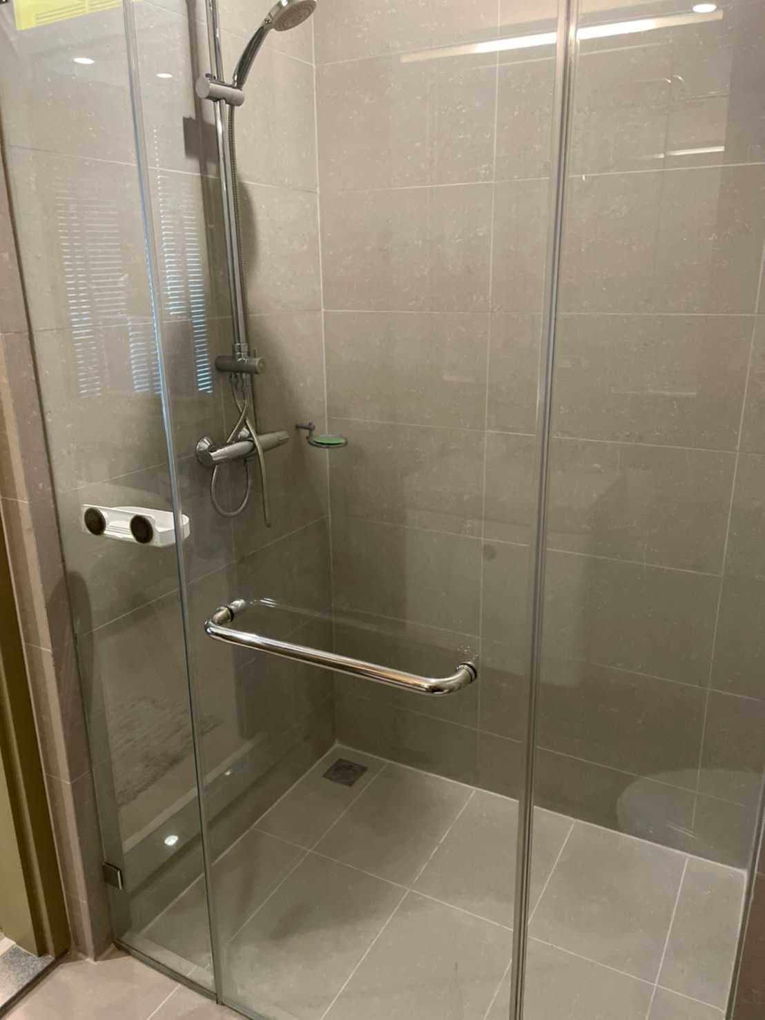 5082 – 301_bathroom.jpg