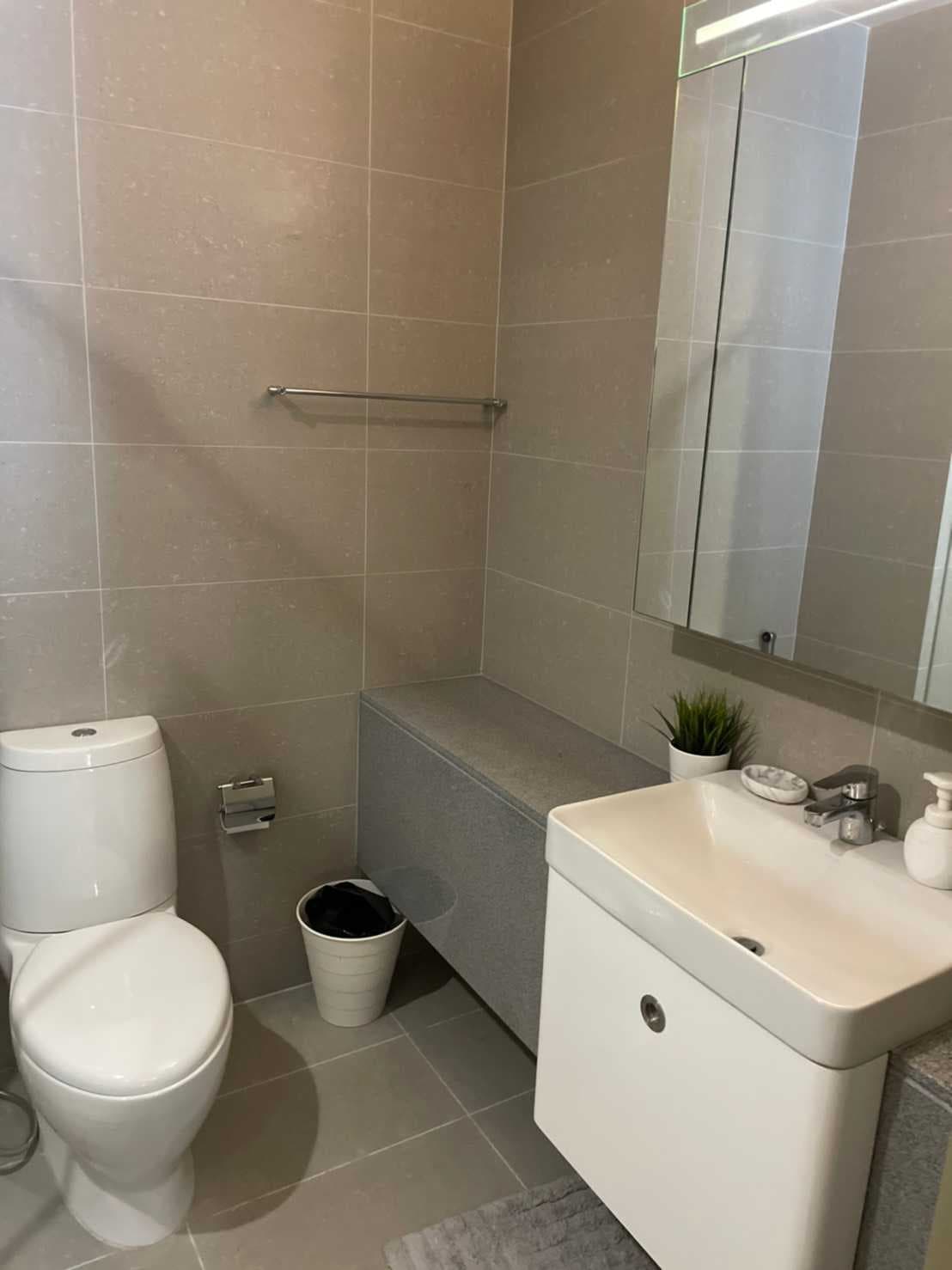5082 – 302_bathroom.jpg