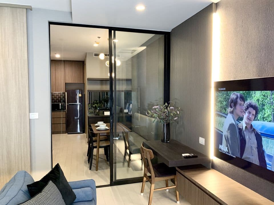 5084 – 105_living_room.jpg