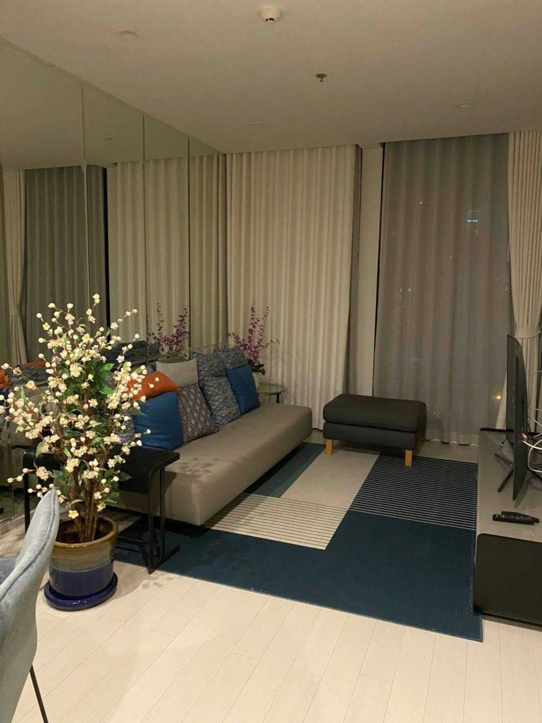 5096 – 102_living_room.jpg