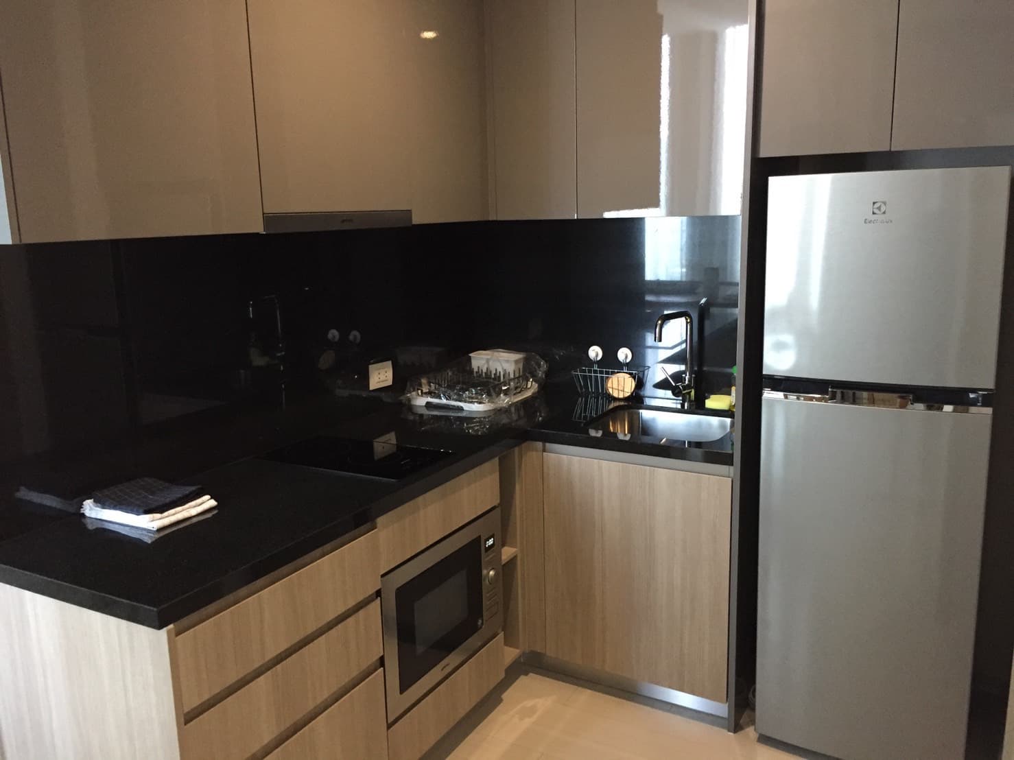 5099 – 403_kitchen.jpg