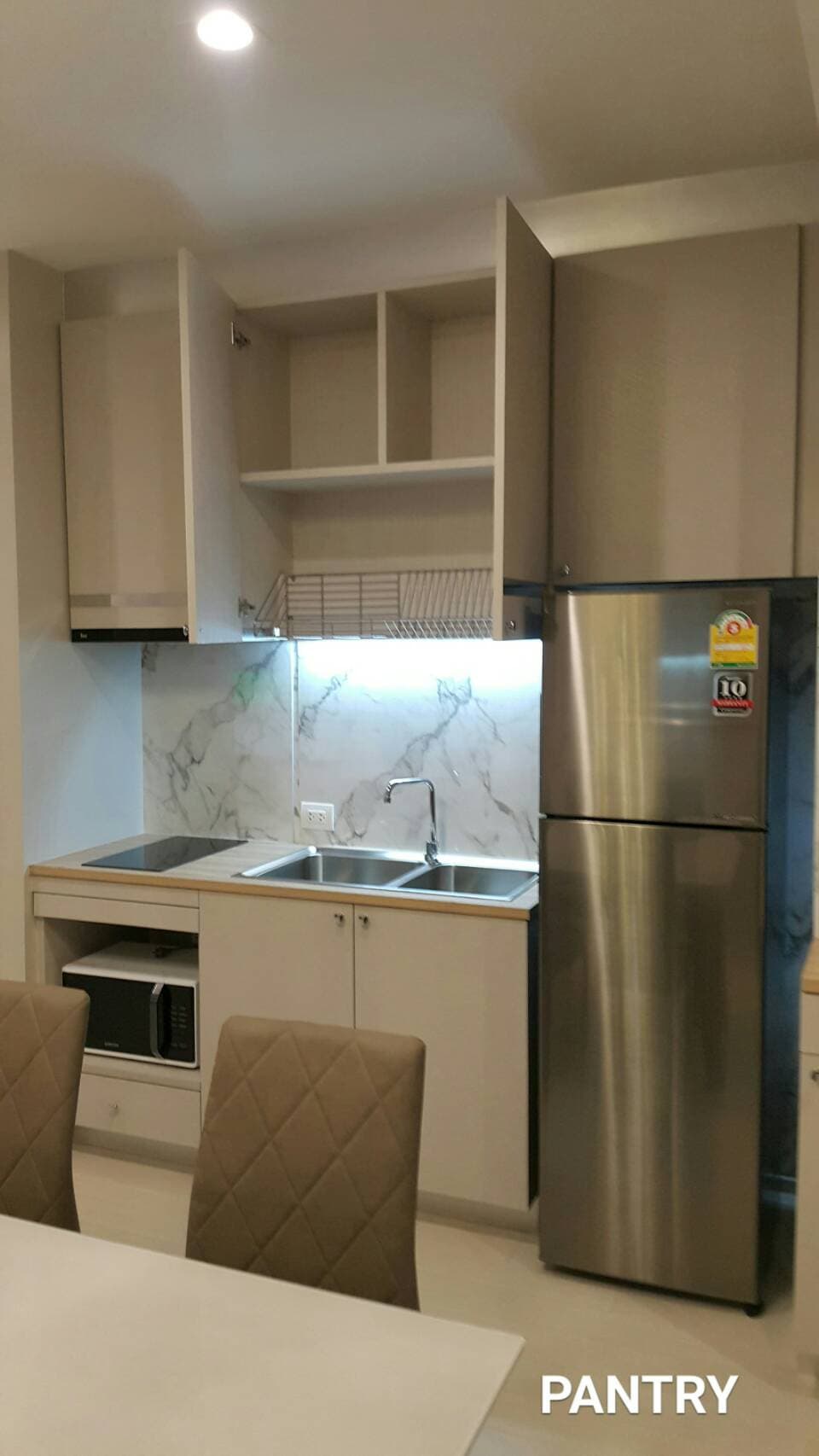 5107 – 401_kitchen.jpg