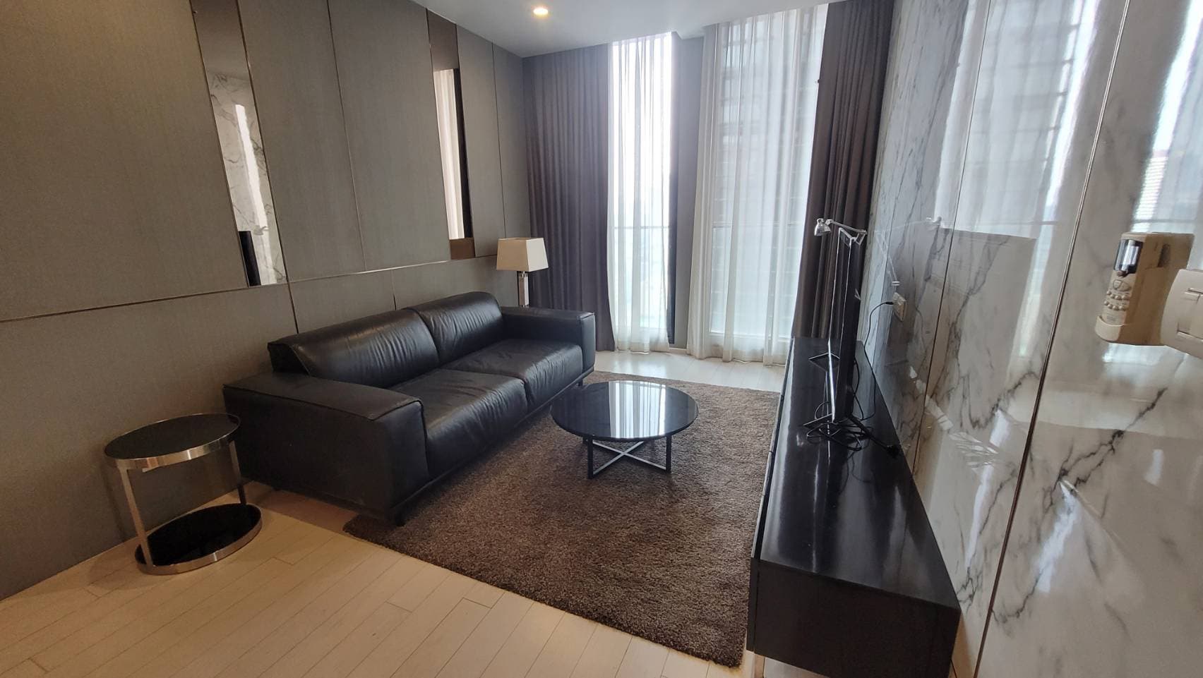 5113 – 101_living_room.jpg
