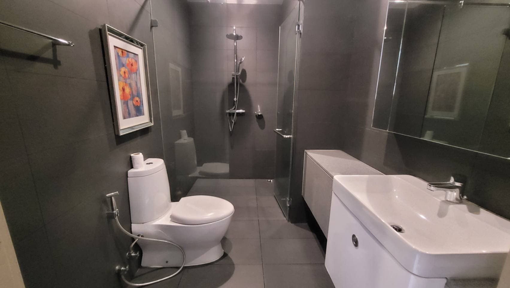 5113 – 301_bathroom.jpg