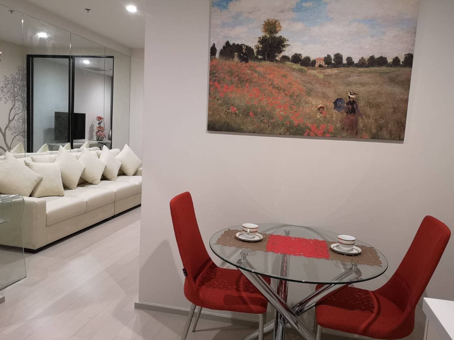 5115 – 102_living_room.jpg