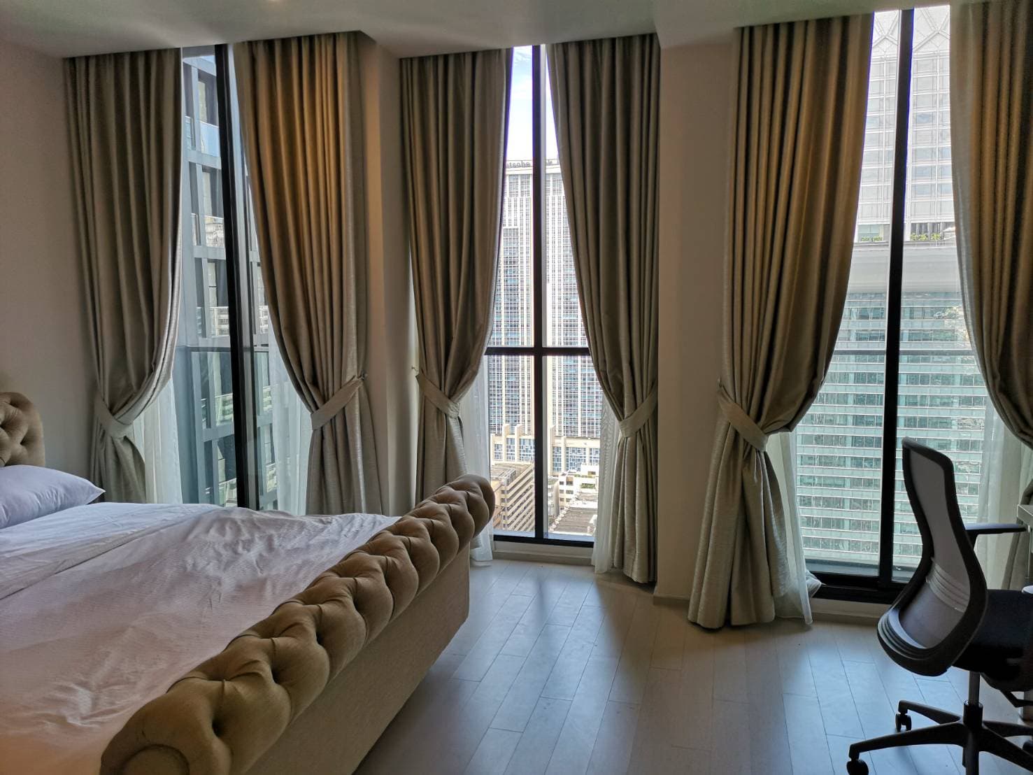5115 – 201_bedroom.jpg