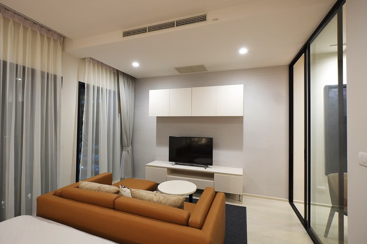 5117 – 102_living_room.jpg