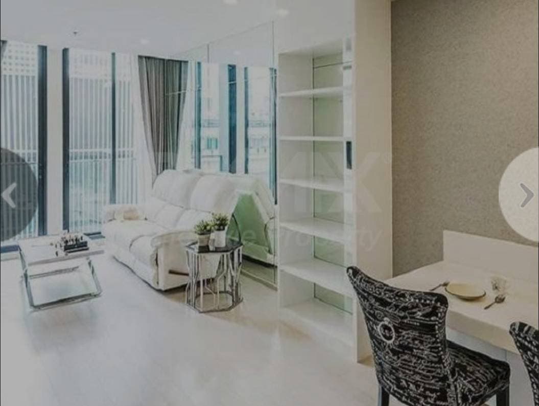 5118 – 103_living_room.jpg