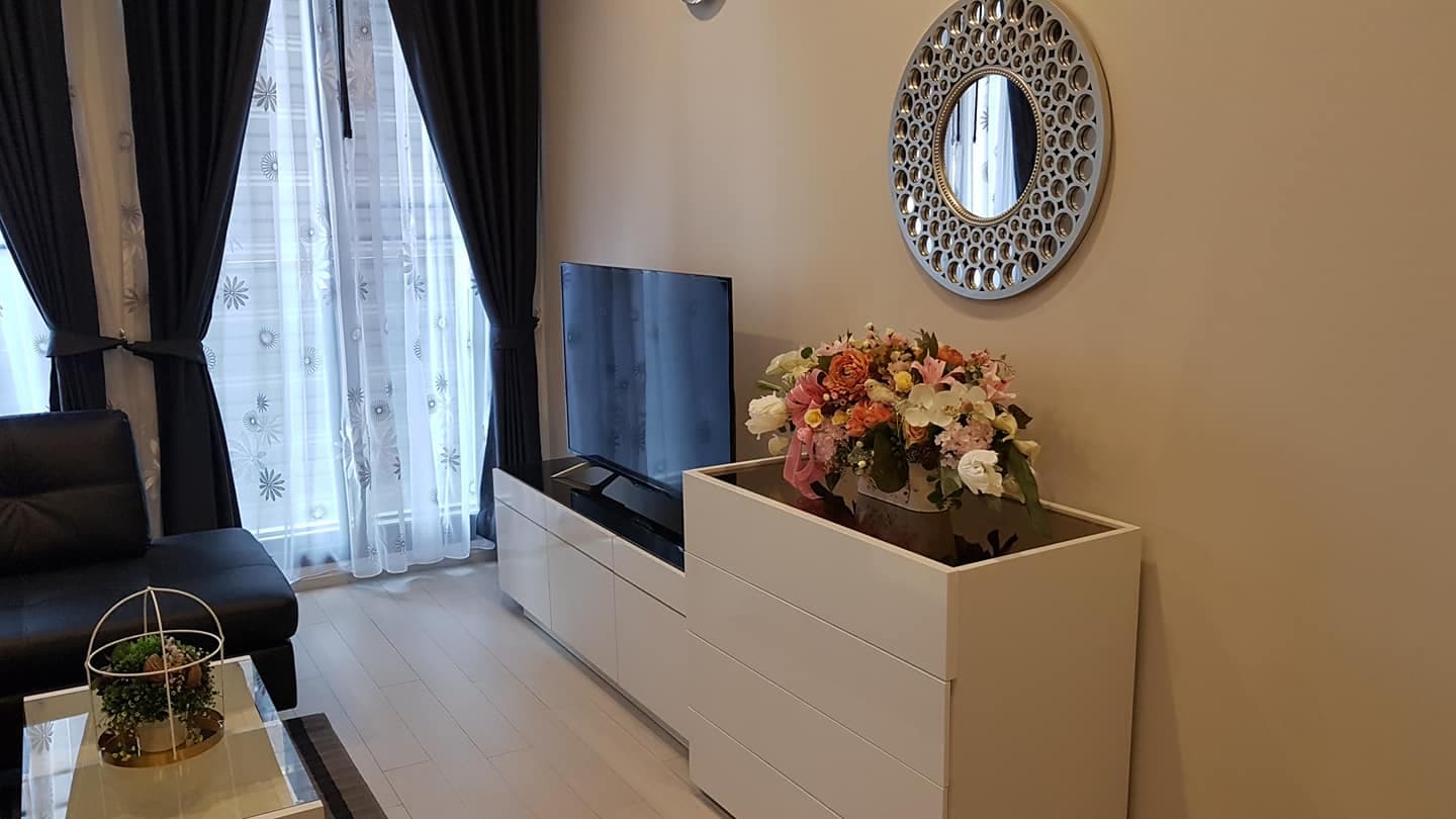 5120 – 104_living_room.jpg
