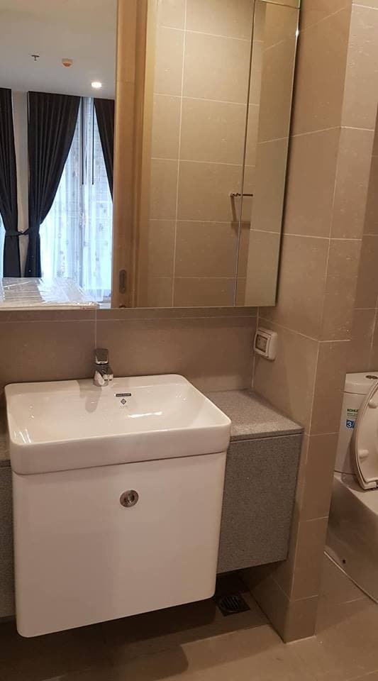 5120 – 301_bathroom.jpg