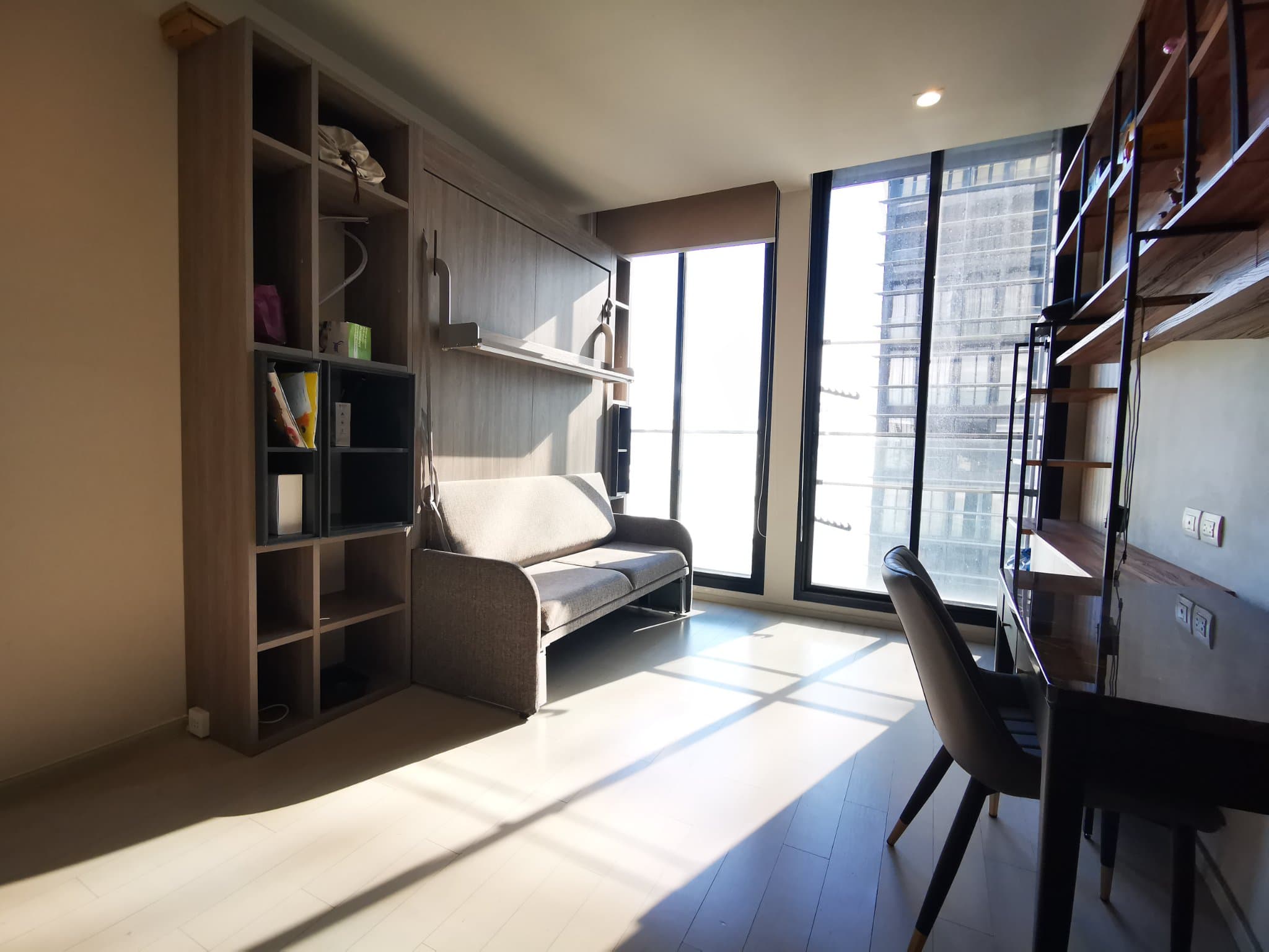 5126 – 103_living_room.jpg