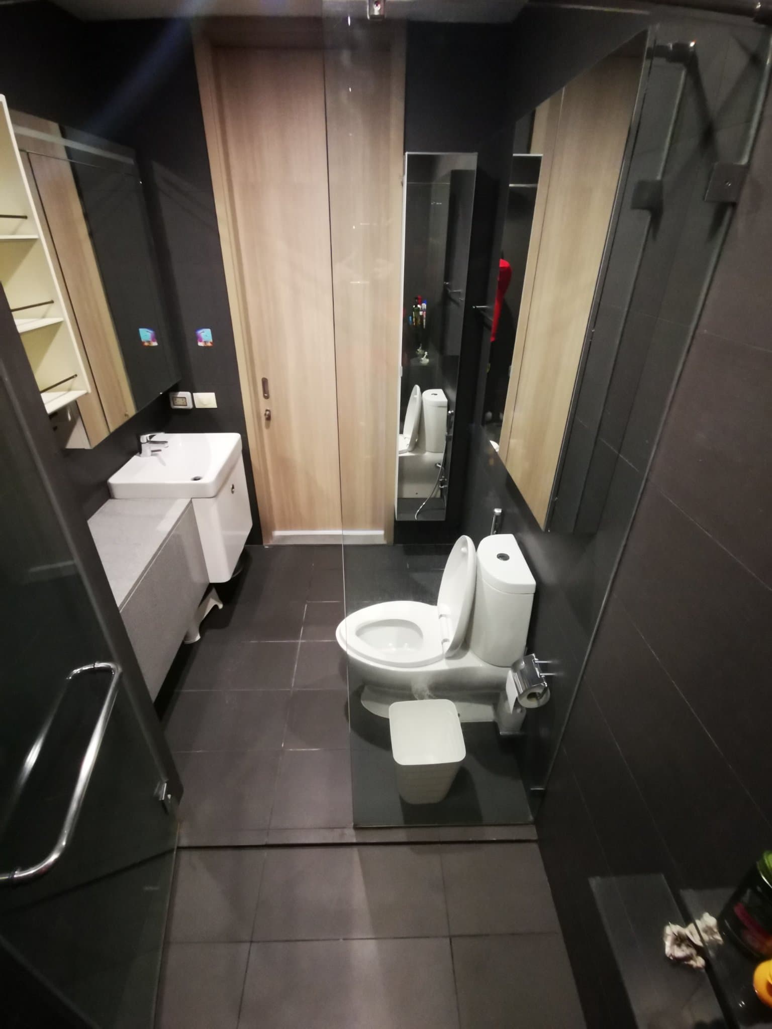 5126 – 301_bathroom.jpg
