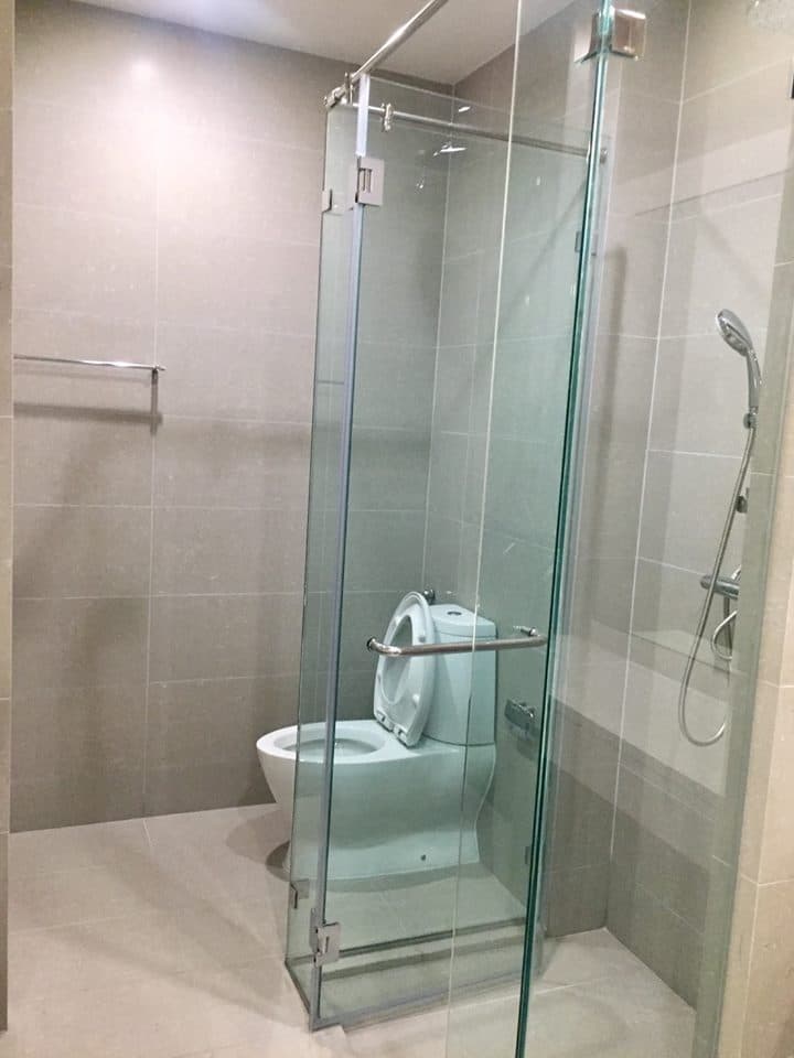 5129 – 302_bathroom.jpg