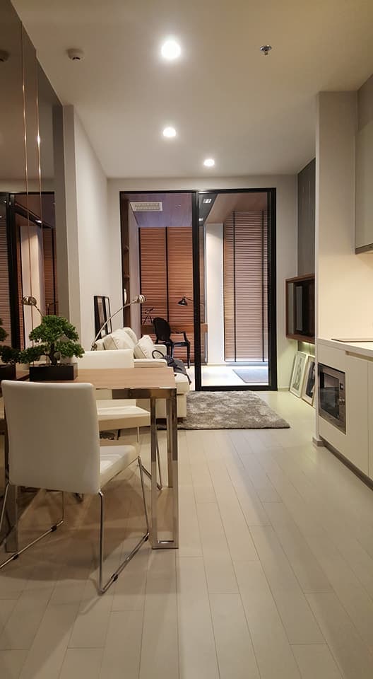 5134 – 102_living_room.jpg