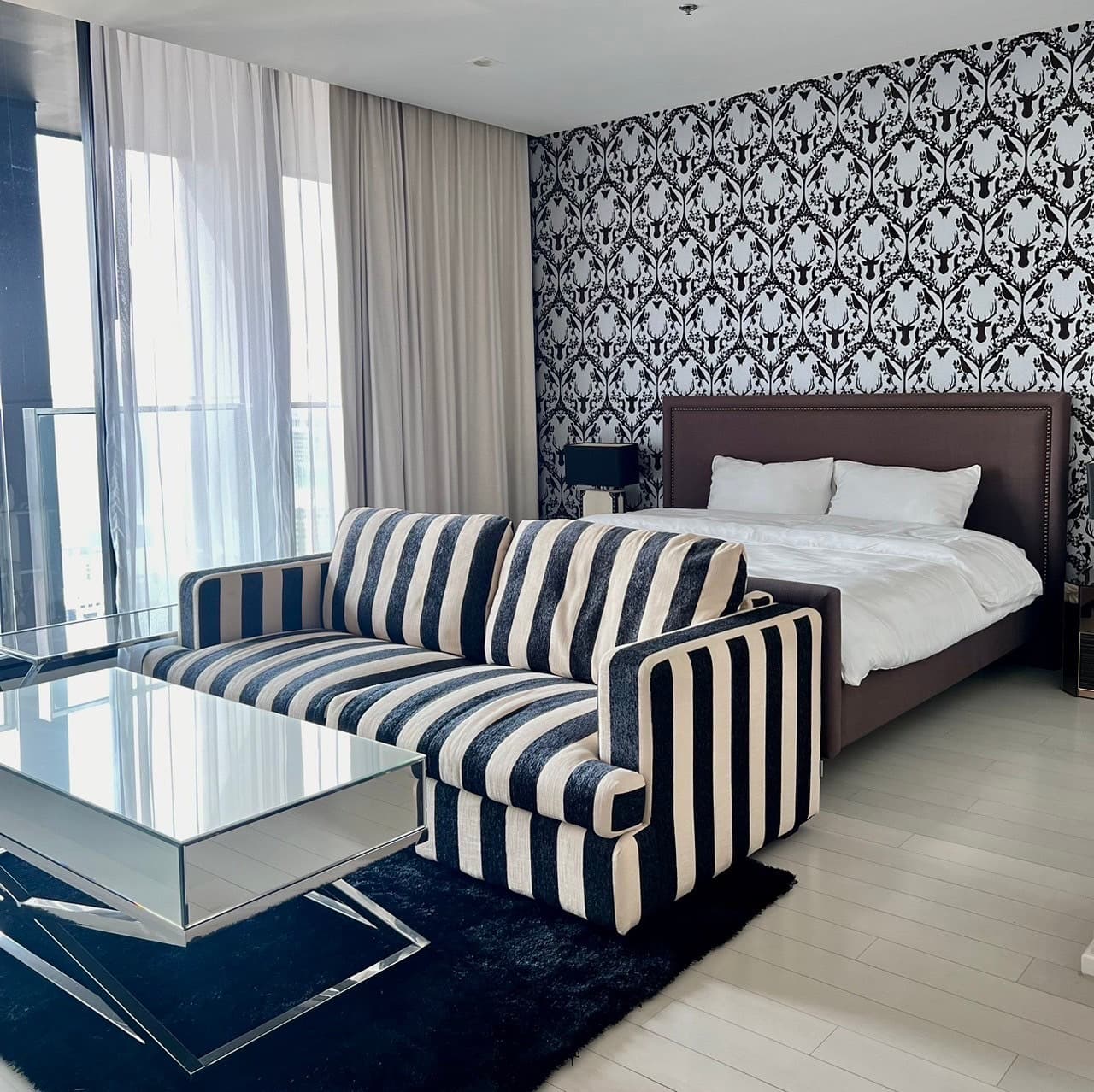 5136 – 202_bedroom.jpg