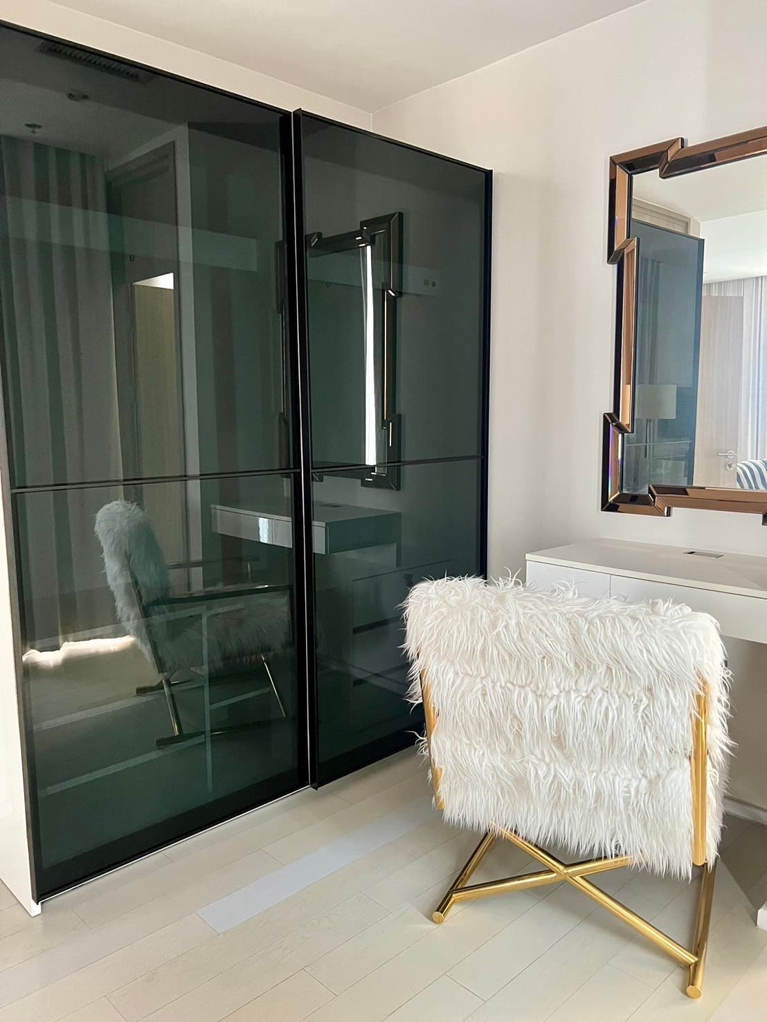 5136 – 203_bedroom.jpg