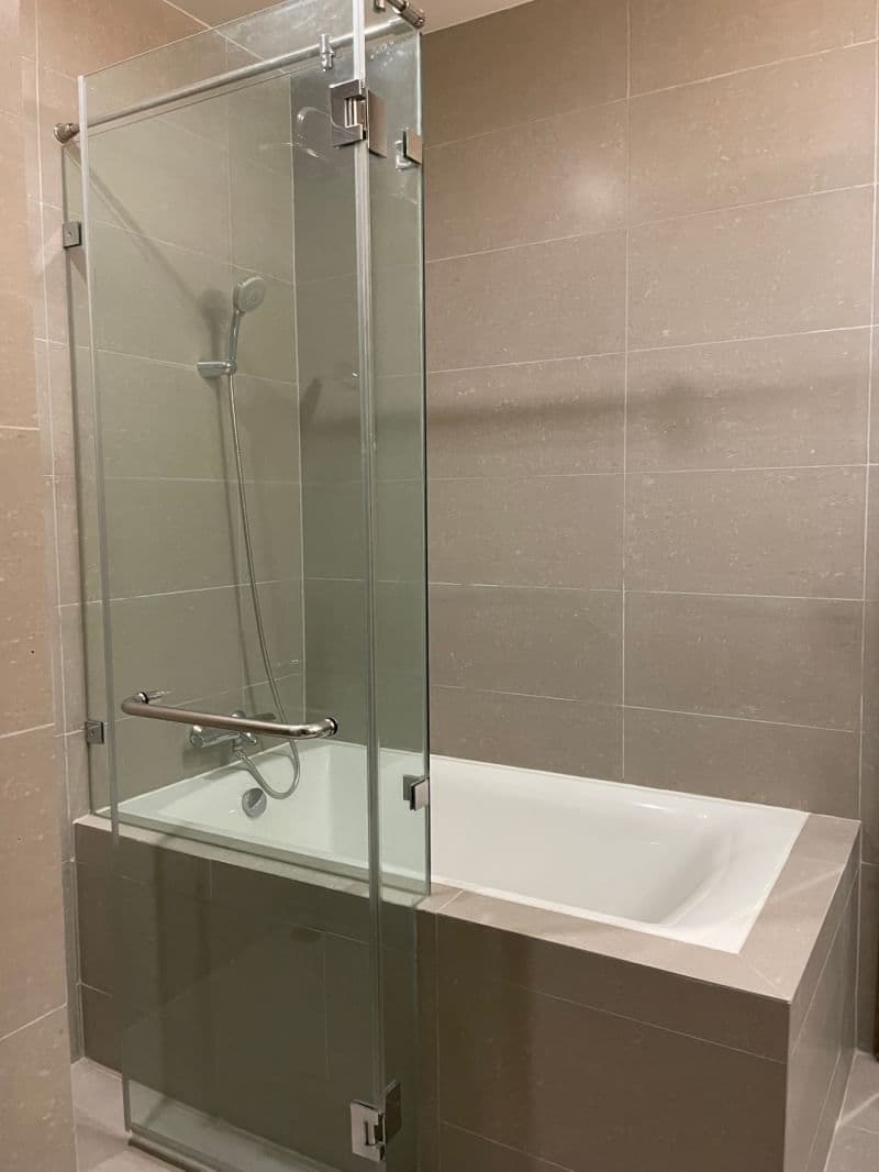 5137 – 301_bathroom.jpg