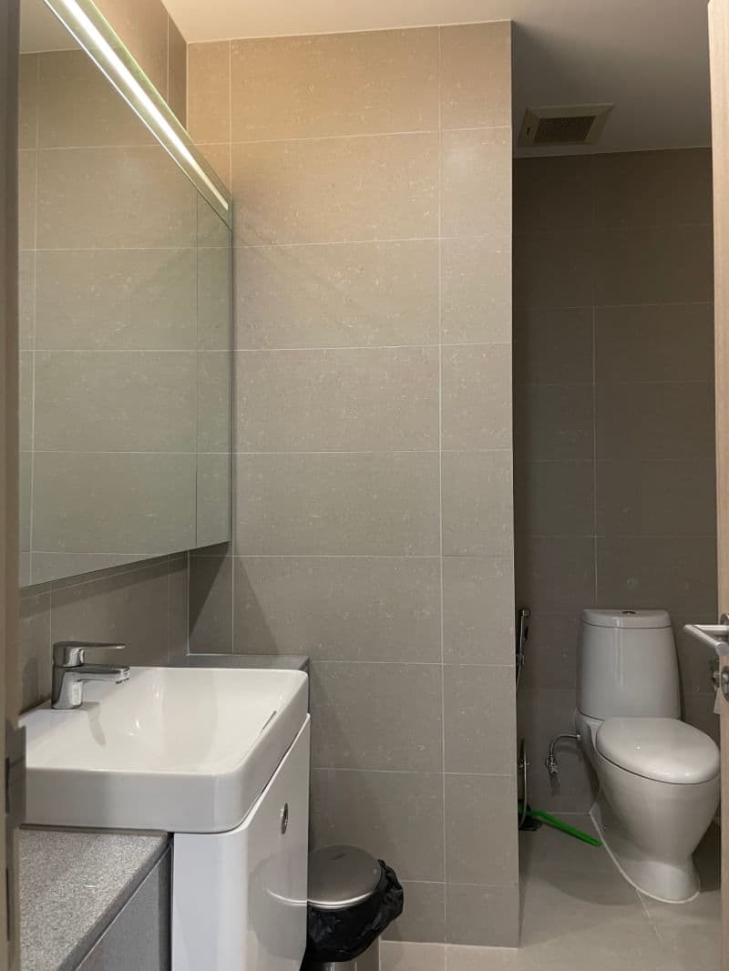 5137 – 302_bathroom.jpg