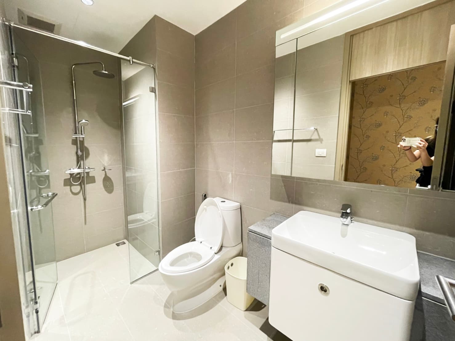 5140 – 301_bathroom.jpg