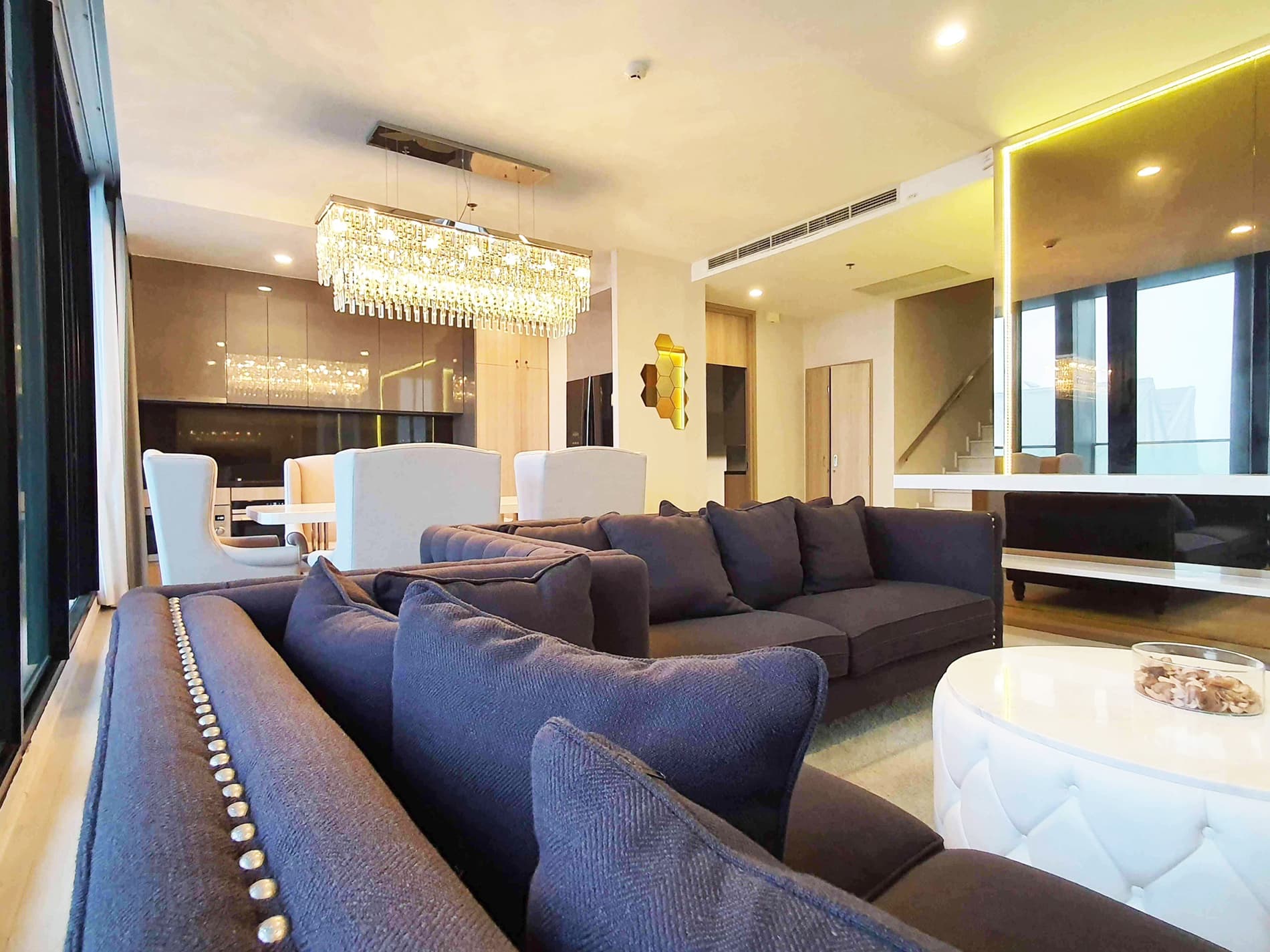 5141 – 101_living_room.jpg