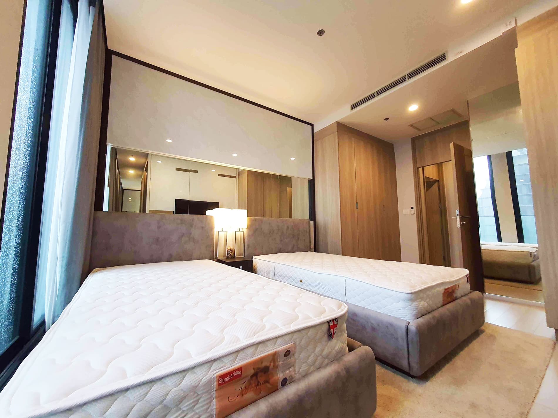 5141 – 202_bedroom.jpg
