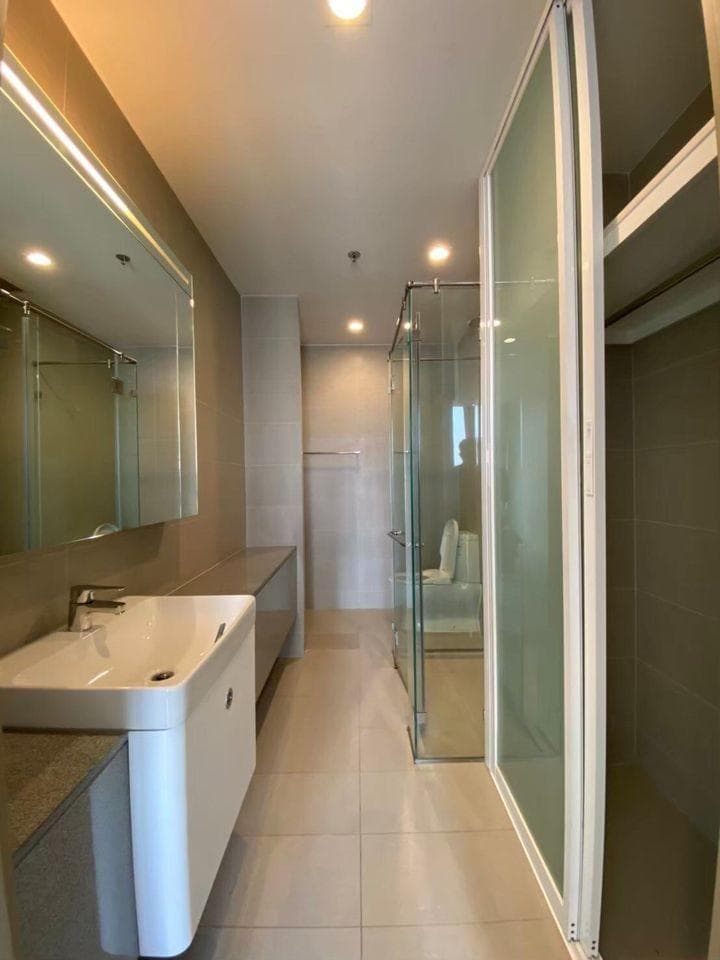 5142 – 301_bathroom.jpg
