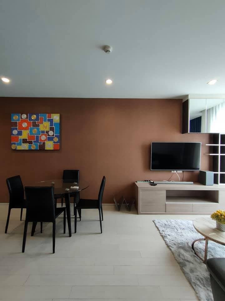 5143 – 105_living_room.jpg
