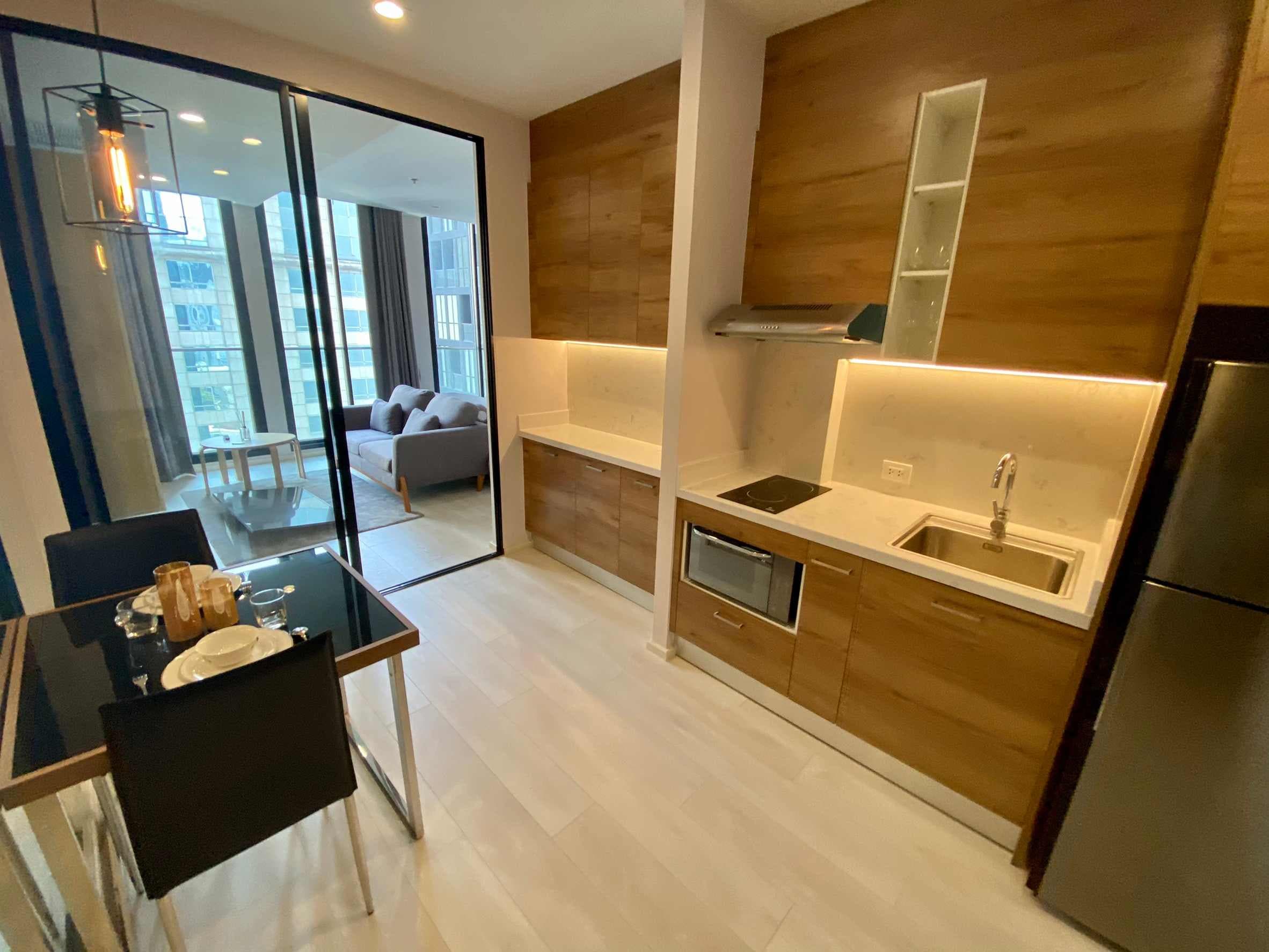 5146 – 103_living_room.jpg