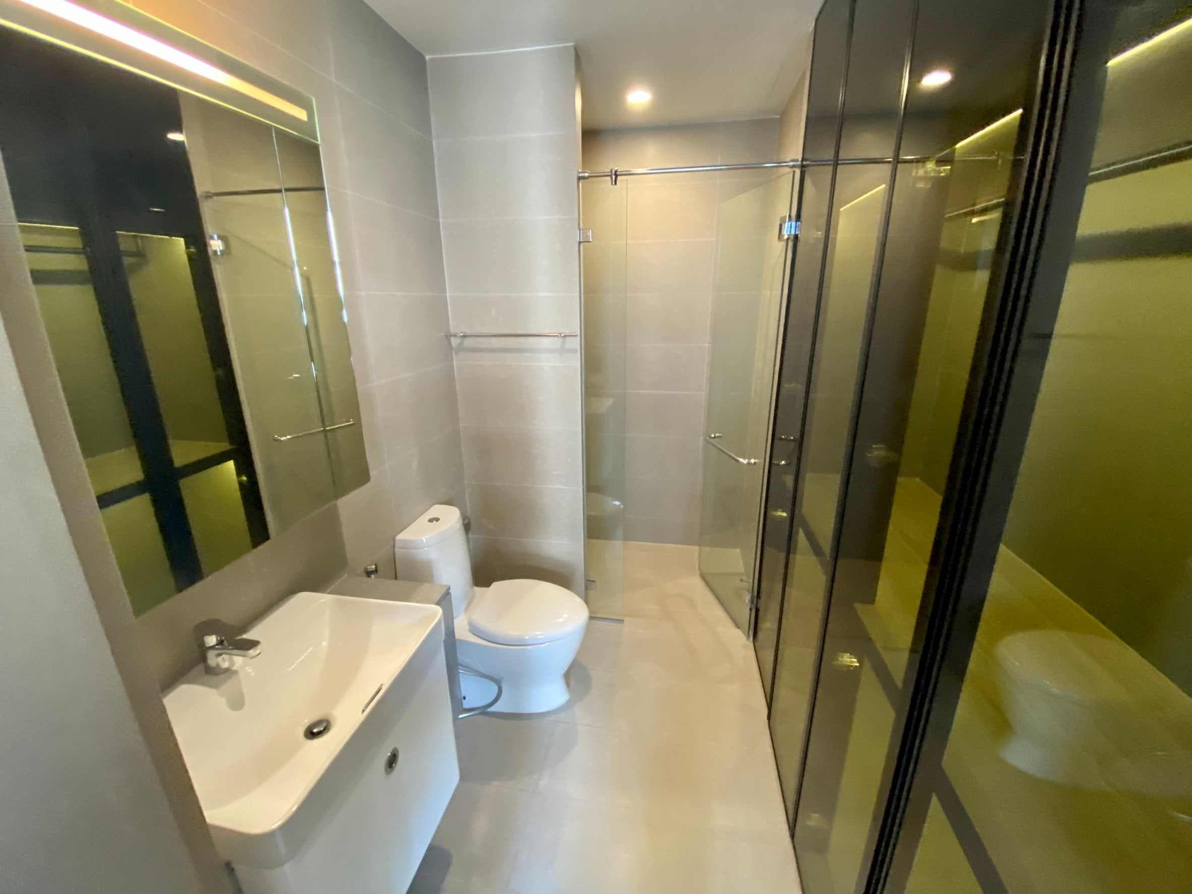5146 – 301_bathroom.jpg
