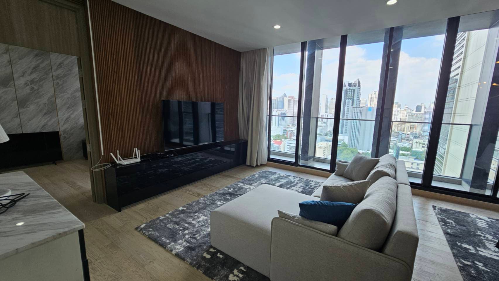 5151 – 106_living_room.jpg
