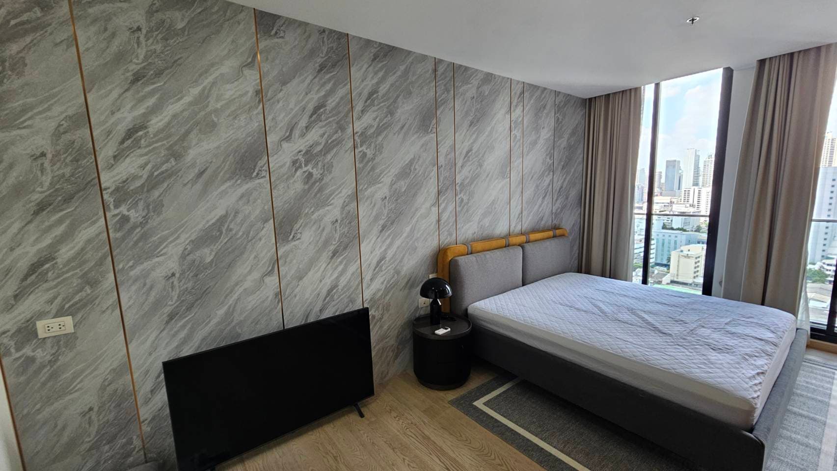 5151 – 201_bedroom.jpg