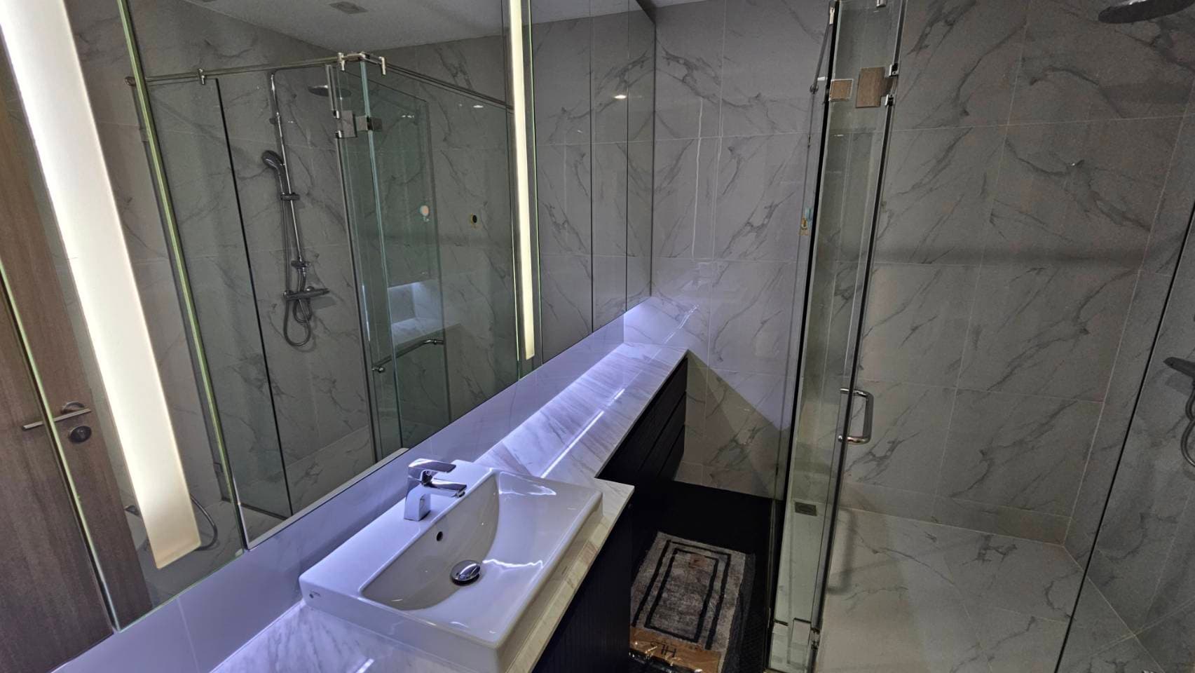 5151 – 303_bathroom.jpg