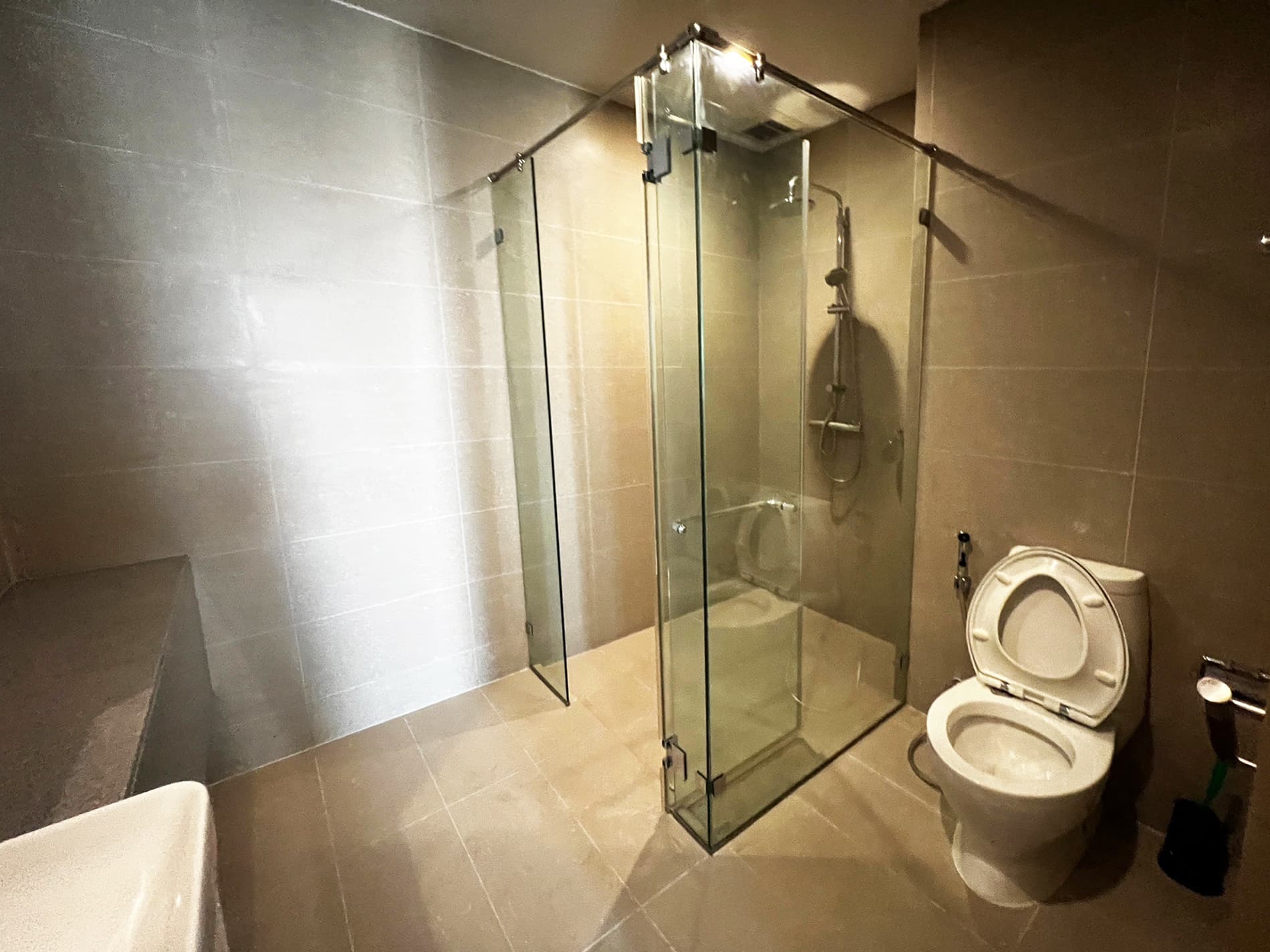 5152 – 301_bathroom.jpg