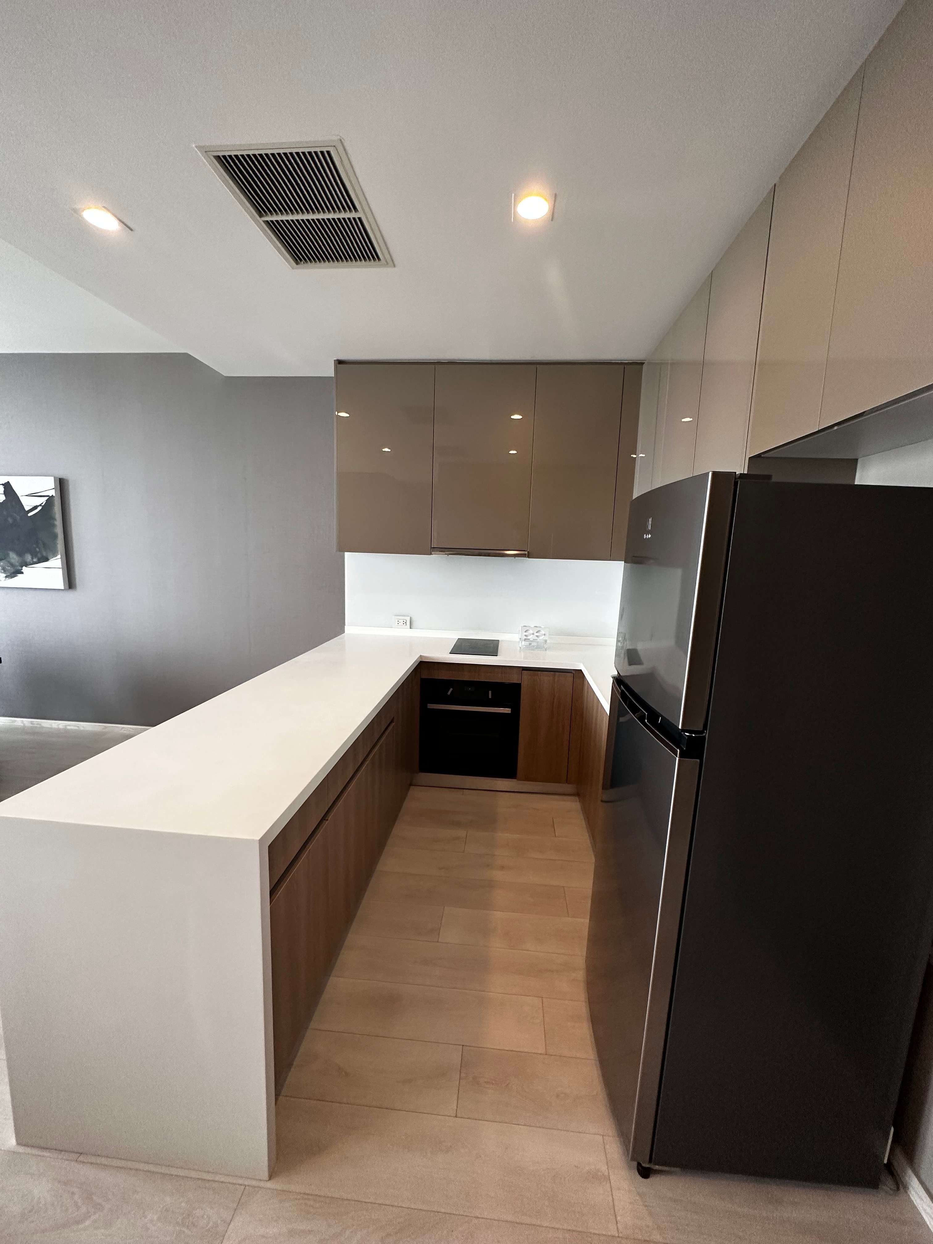 5154 – 401_kitchen.jpg