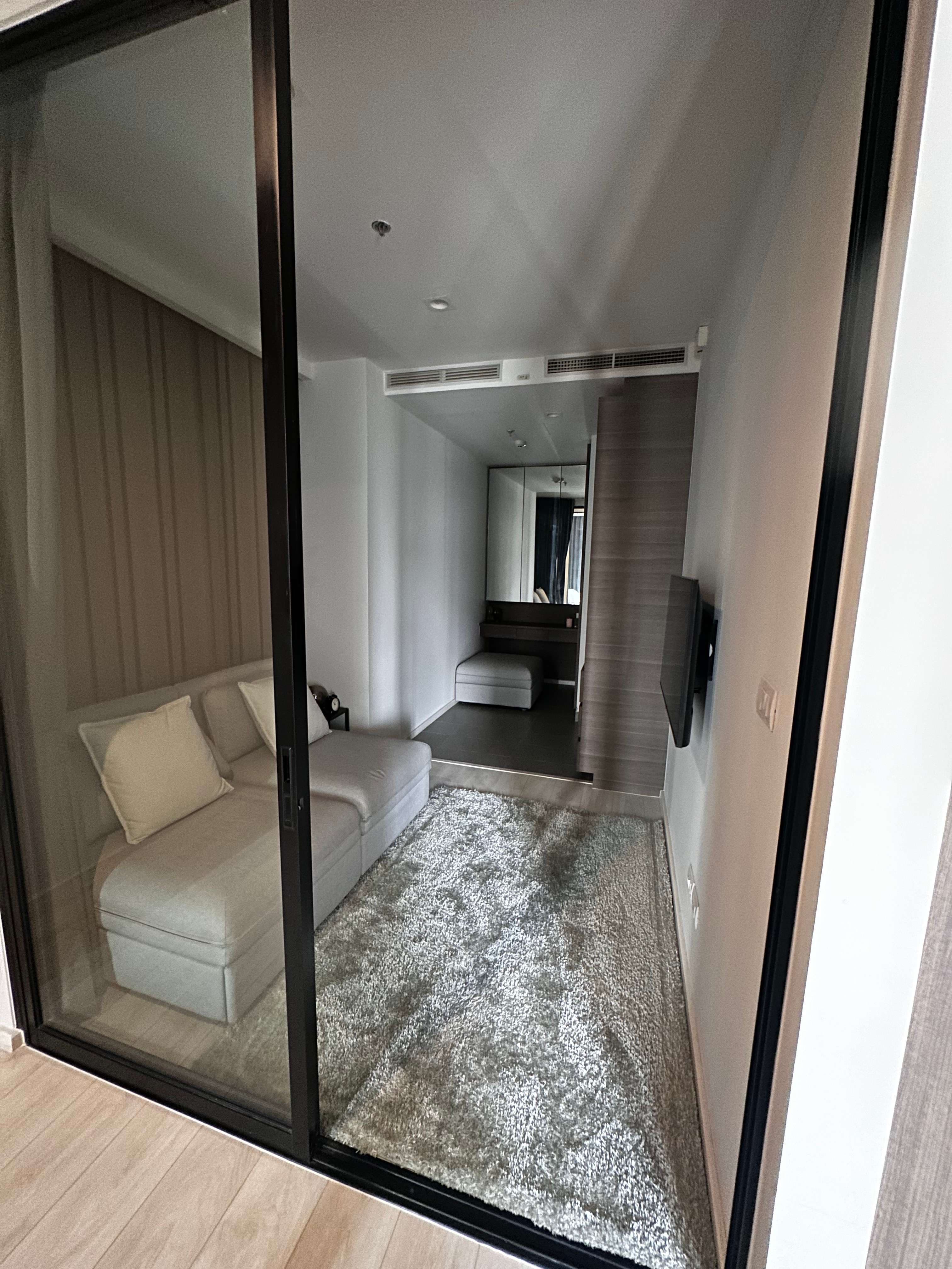 5155 – 201_bedroom.jpg