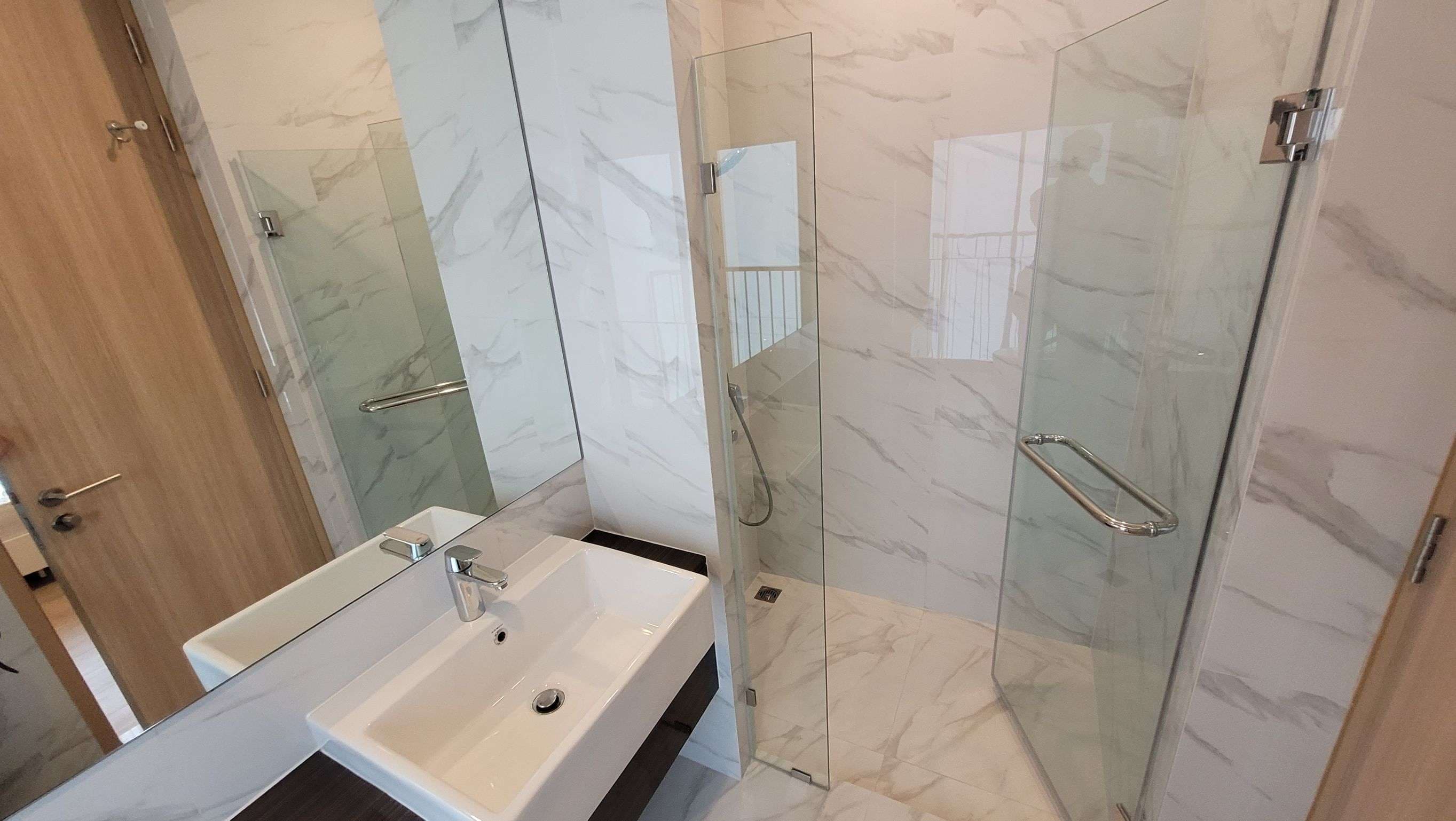 6464 – 305_bathroom.jpg