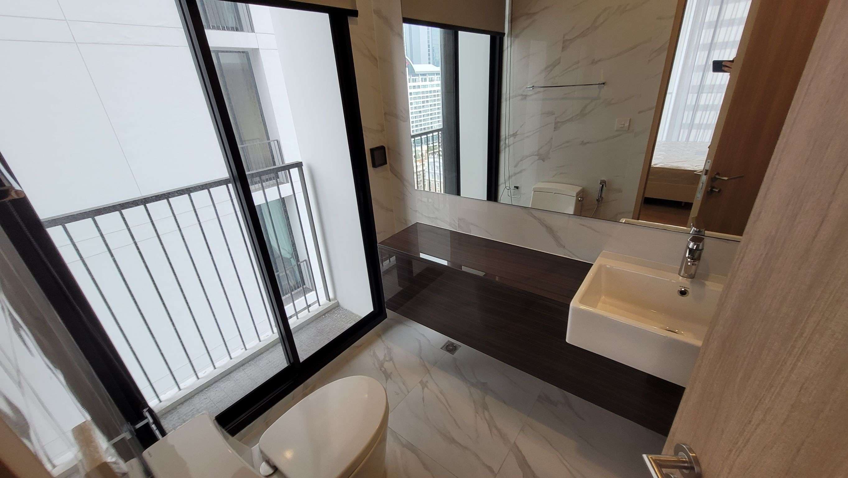 6464 – 627_terrace.jpg