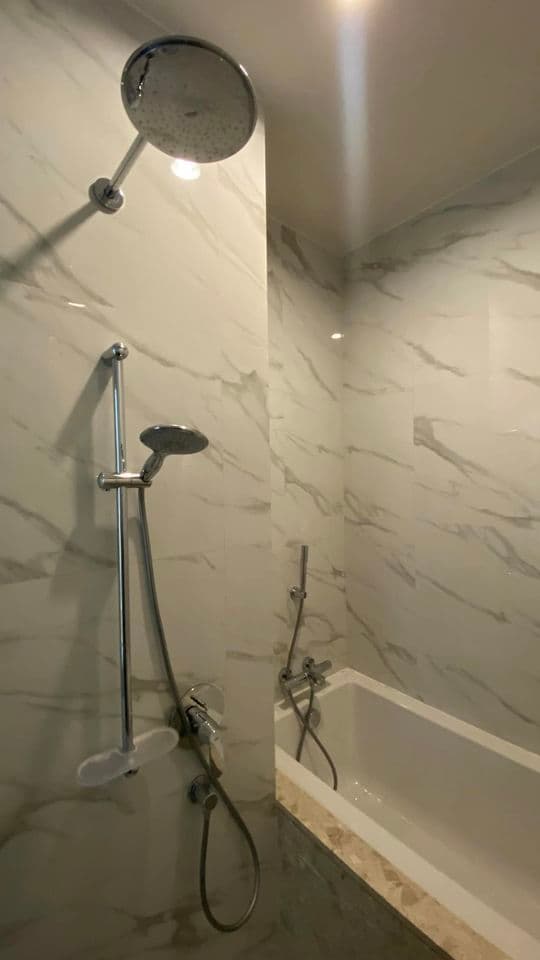 6465 – 329_bathroom.jpg