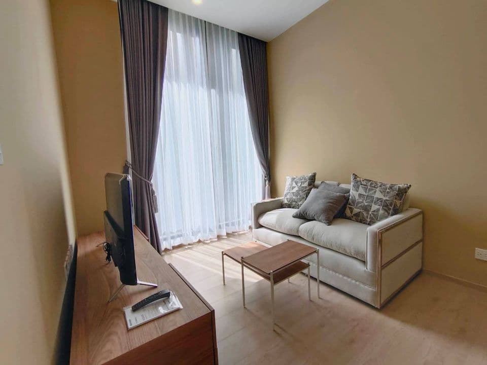 6466 – 193_living_room.jpg