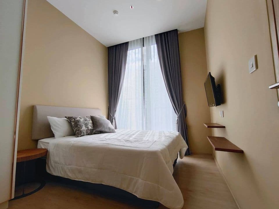6466 – 215_bedroom.jpg