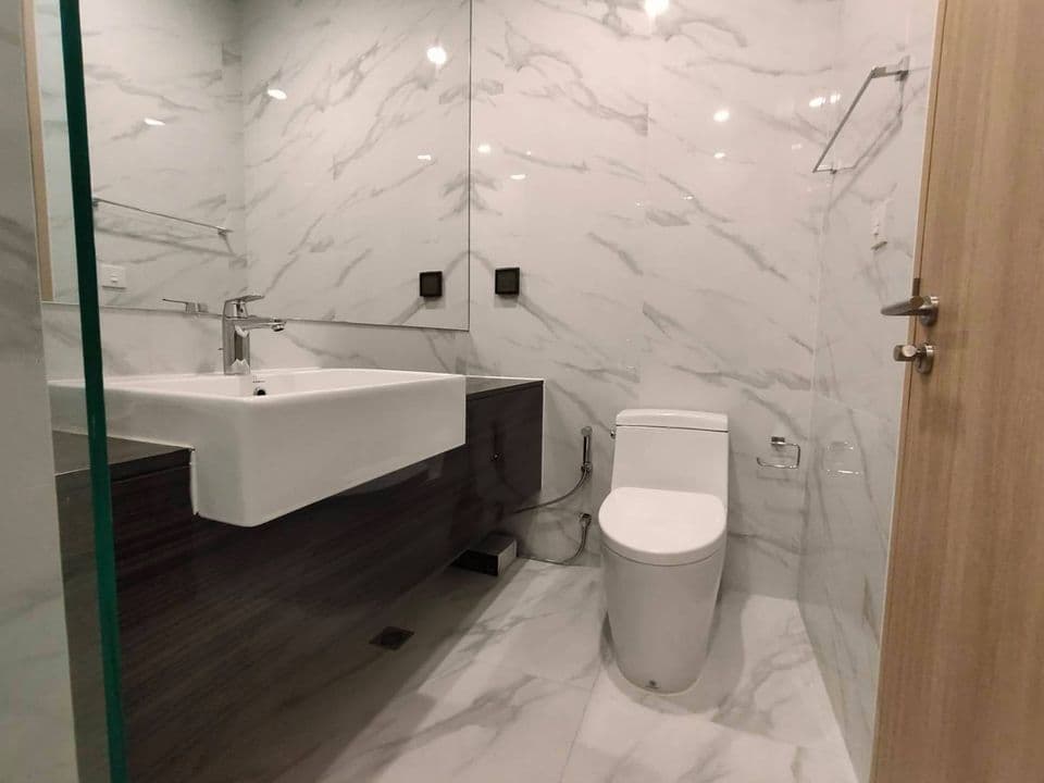 6466 – 307_bathroom.jpg