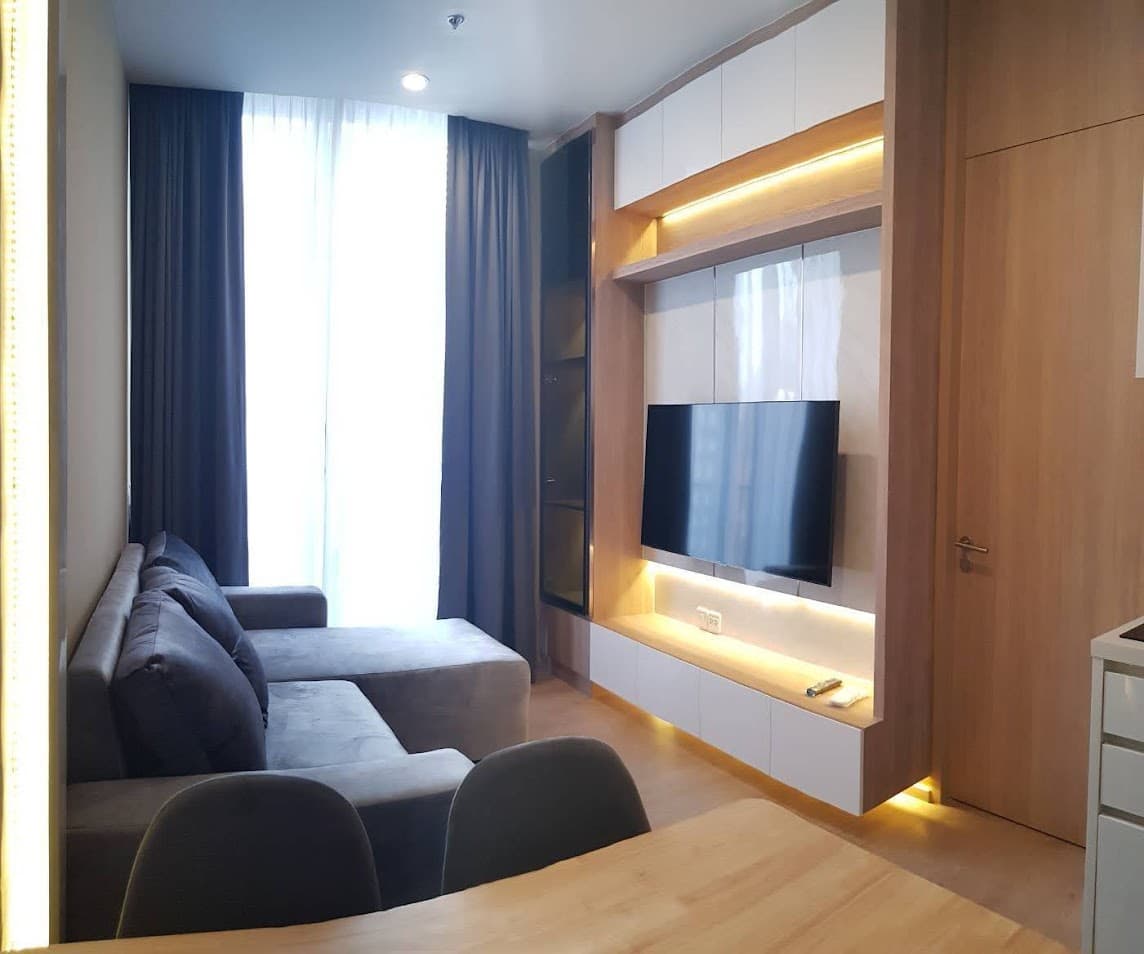 6467 – 149_living_room.jpg